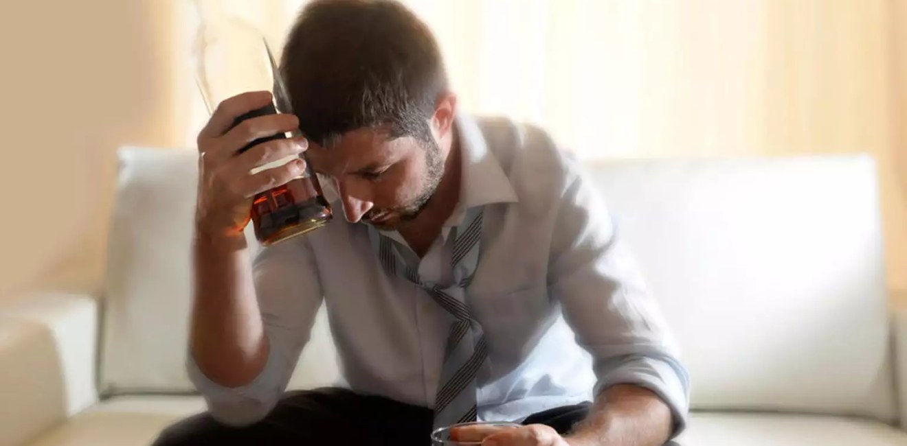 Sinais de Que Você ou um Ente querido Precisa de Ajuda para Vencer o Vício